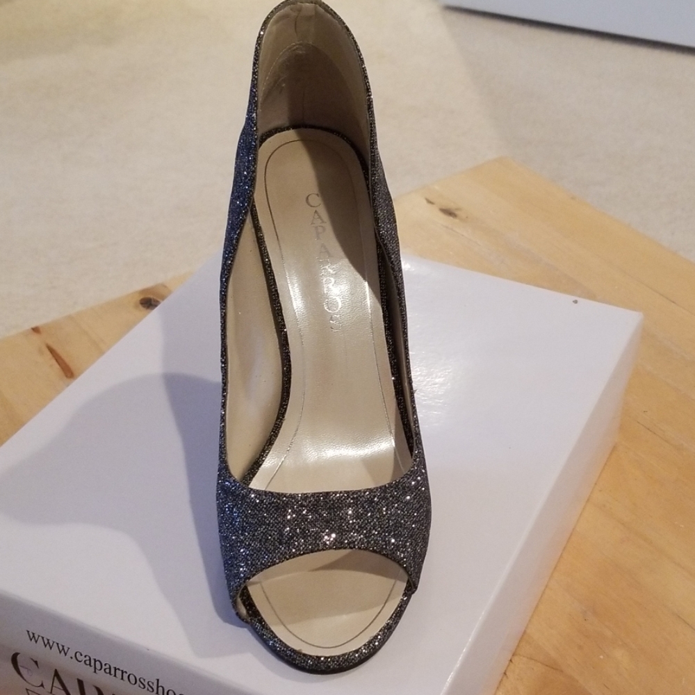 Heels - Picture 3 of 8